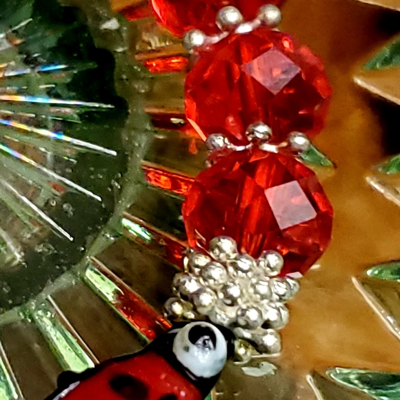 Choice of 2 beaded ladybug bracelets for girls. - Picture 5 of 8